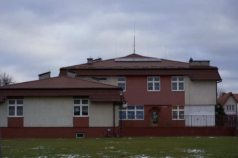 Panele fotowoltaiczne na dachu Urzędu Gminy w Lubowidzu, fot. Jakub Szeluga