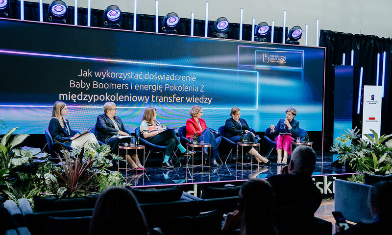 Debata „Jak wykorzystać doświadczenie Baby Boomers i energię pokolenia Z – międzypokoleniowy transfer wiedzy”, fot. Agata Krzysztofik