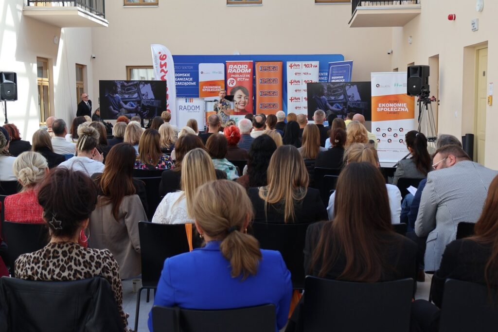 Jasiek Mela podczas 7. edycji Dnia Ekonomii Społecznej, który już na stałe wpisał się w krajobraz wydarzeń w Radomiu