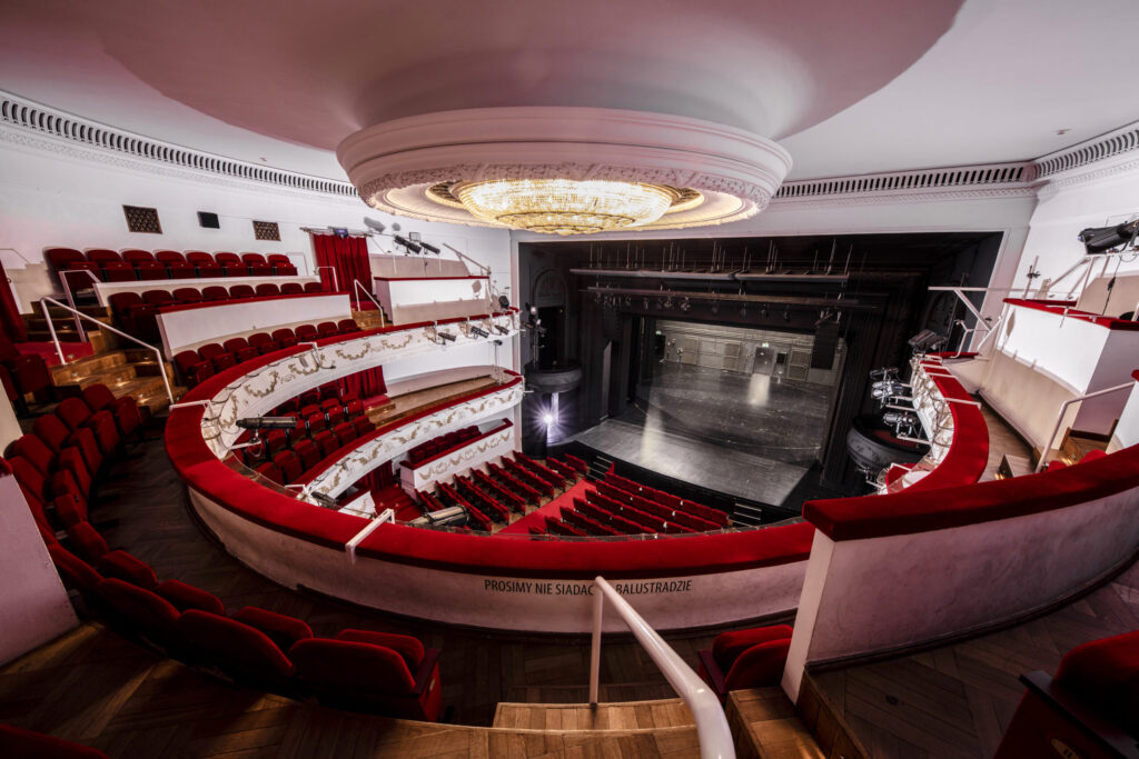 Scena im. G. Holoubka w Teatrze Dramatycznym w Warszawie,fot. K. Chmura