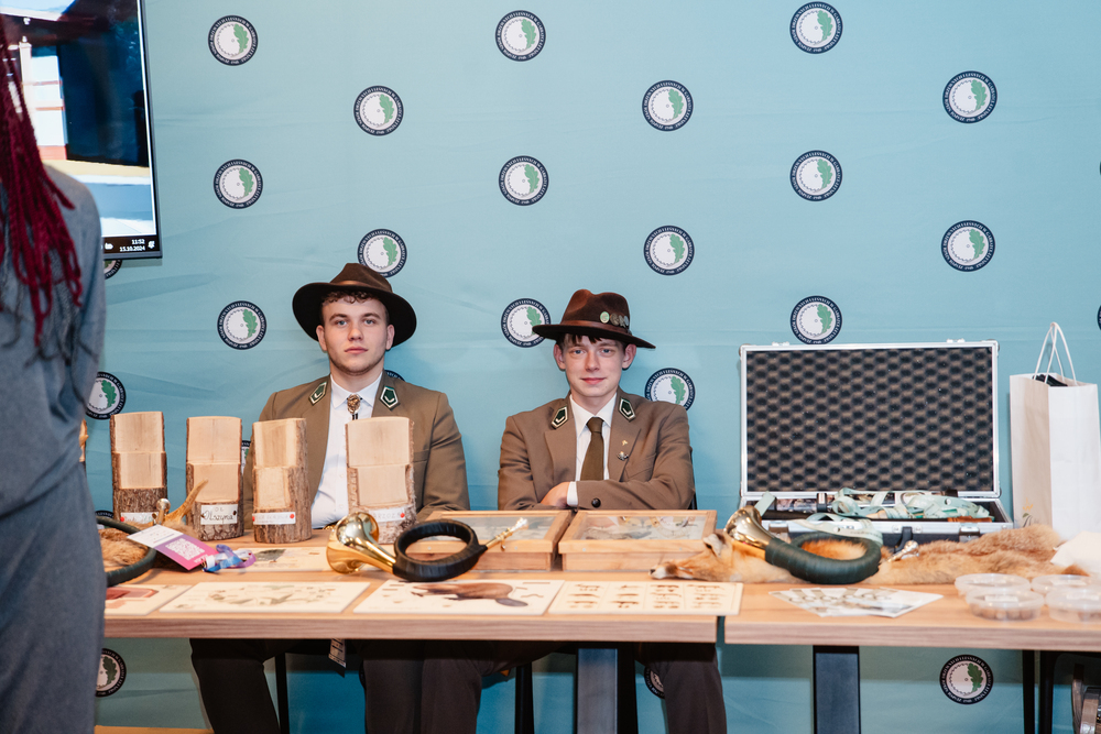 Stoisko Zespołu Szkół Drzewnych i Leśnych im. Jana Kochanowskiego w Garbatce-Letnisku na Forum Rozwoju Mazowsza w 2024 r. Ta placówka także uczestniczyła w projekcie „Zintegrowany rozwój szkolnictwa zawodowego”, fot. Agata Krzysztofik / MJWPU