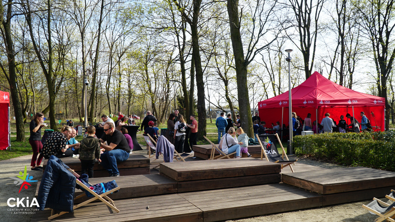 W ogrodzie przy Centrum Kultury i Aktywności na Targówku, fot. Centrum Kultury i Aktywności