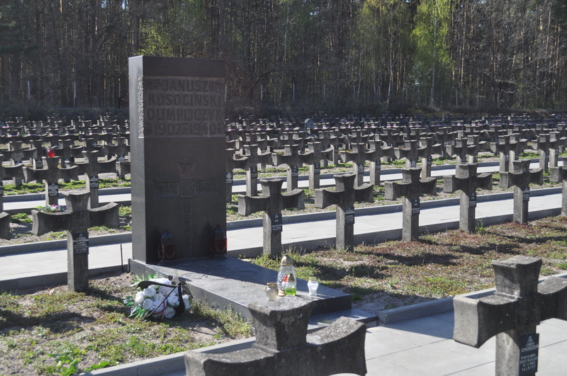 Grób Janusza Kusocińskiego na cmentarzu w Palmirach